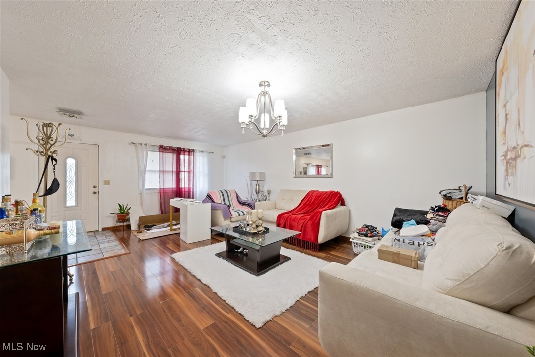 4245 Ridgeview Road Cleveland, OH 44144 - Photo 4 of 40 Gallery Image 4