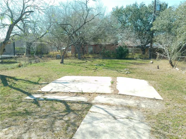 $1,250 | 4313 Molina Drive, Corpus Christi, TX 78416