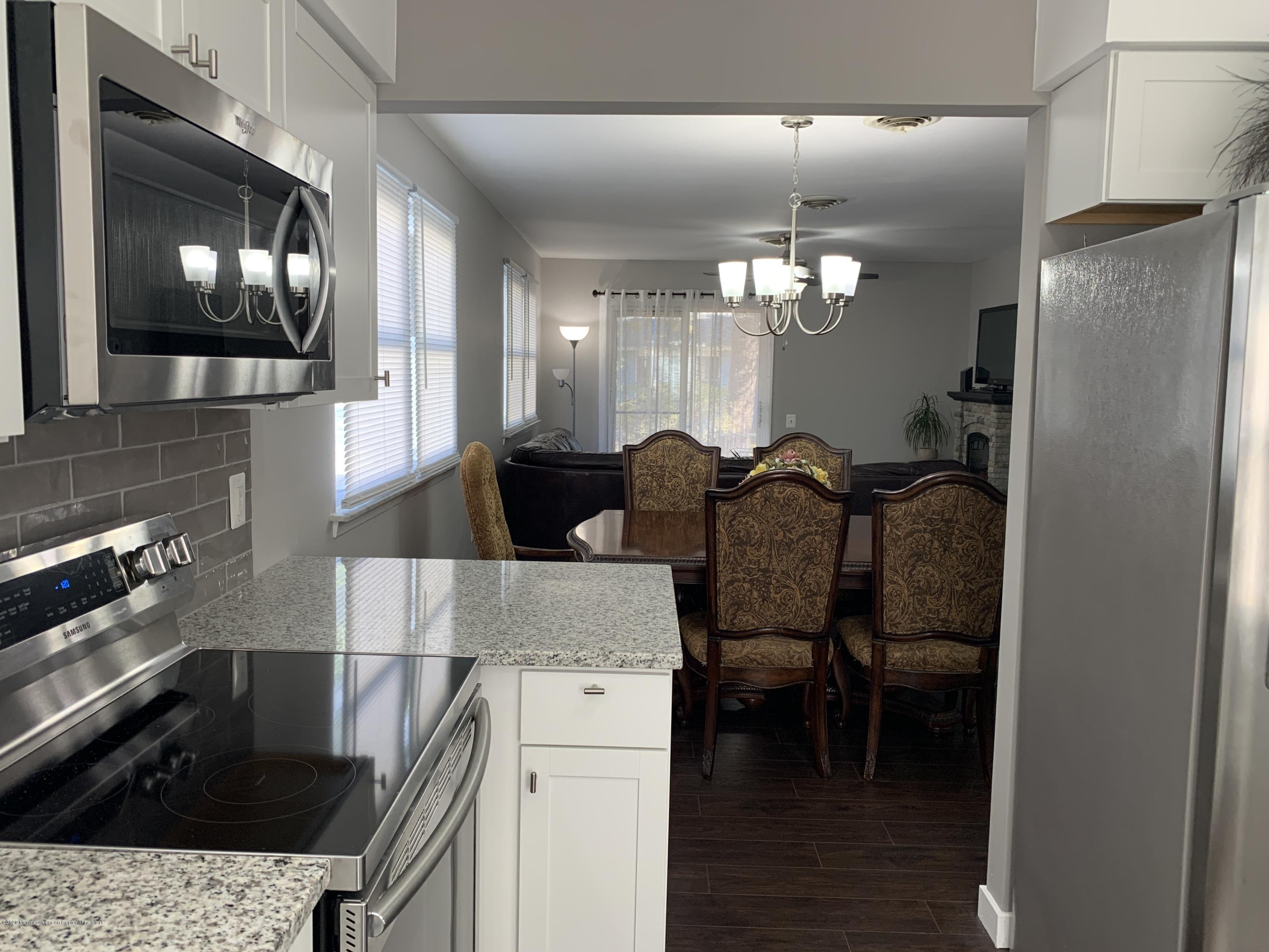 21 Stonybrook Road Whiting, NJ 08759 - Photo 4 of 26 Kitchen2