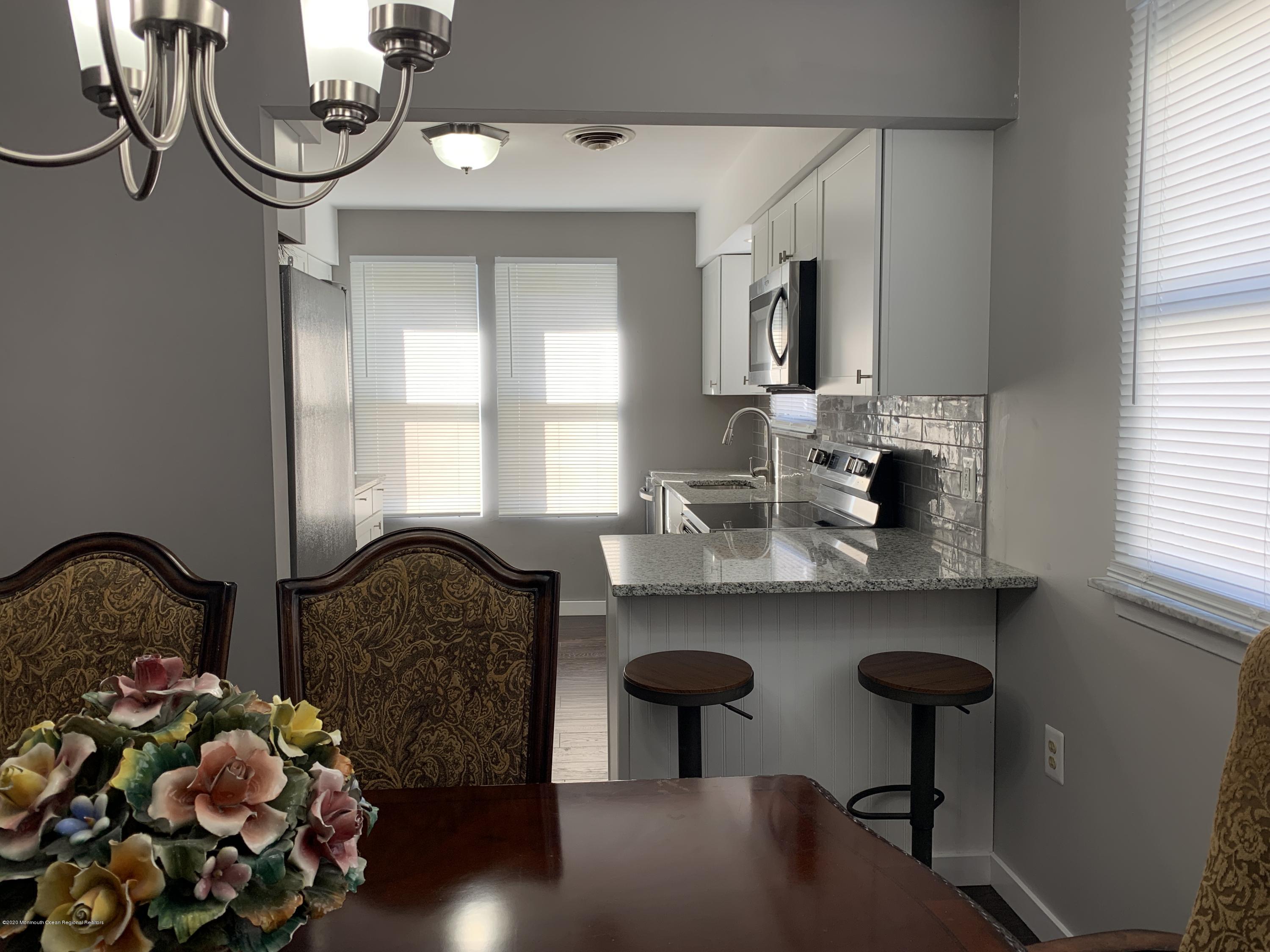 21 Stonybrook Road Whiting, NJ 08759 - Photo 6 of 26 Dining