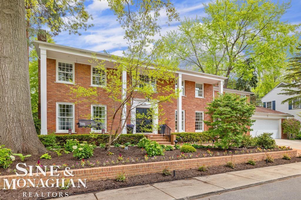 66 Colonial Road Grosse Pointe Shores, MI 48236 - Photo 2 of 67