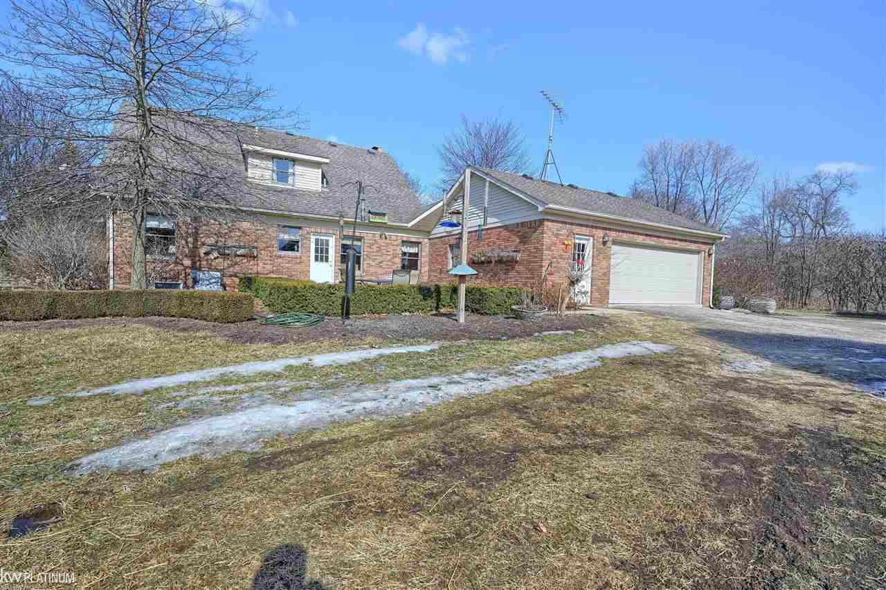10069 Big Hand Road Columbus, MI 48063 - Photo 29 of 36 50067045-29.JPG