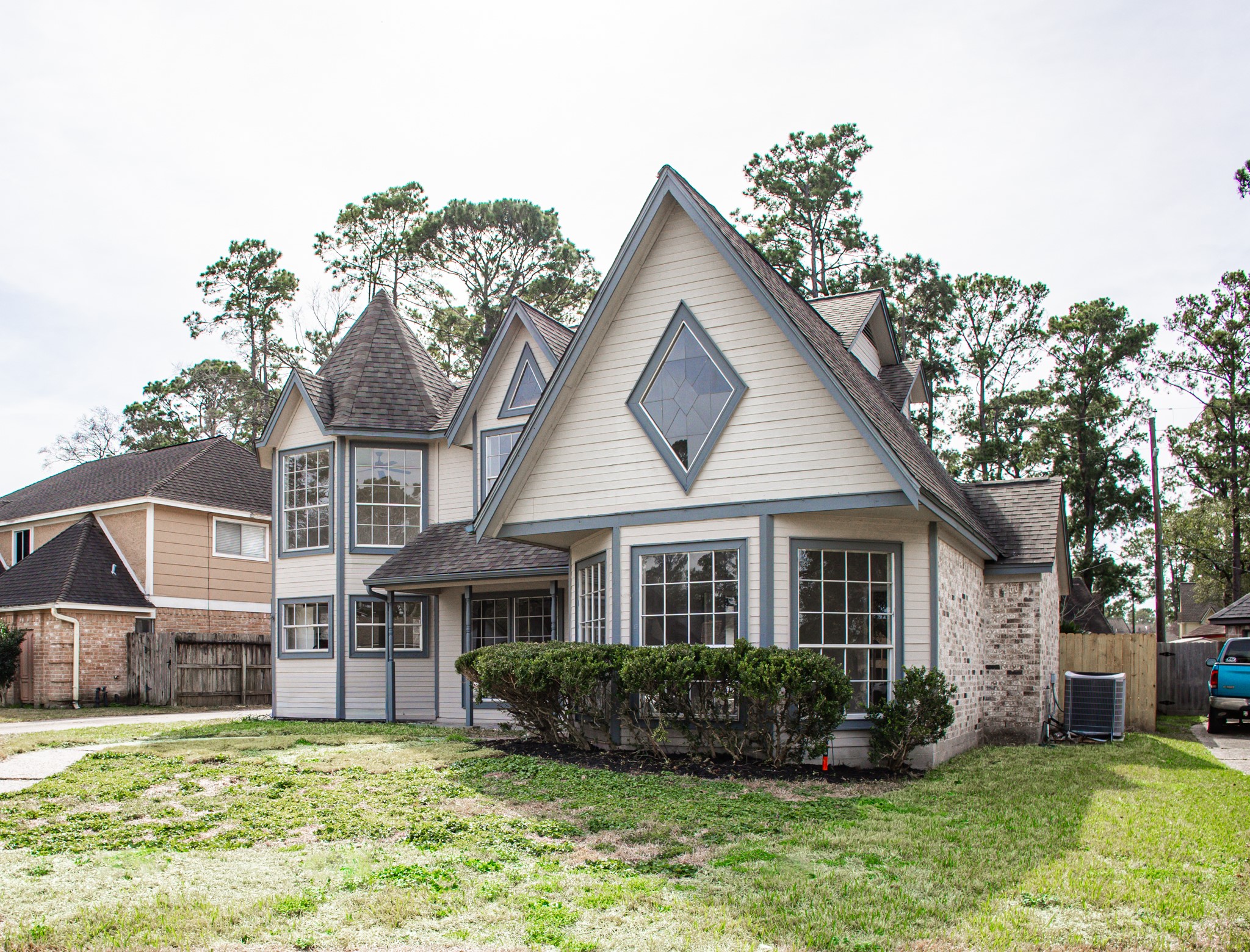 20719 Burnt Amber Lane Houston, TX 77073 - Photo 4 of 32 a front view of a house with a yard
