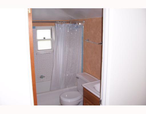 965 Roland Road Pittsburgh, PA 15221 - Photo 3 of 7 Master Bath/Spa.