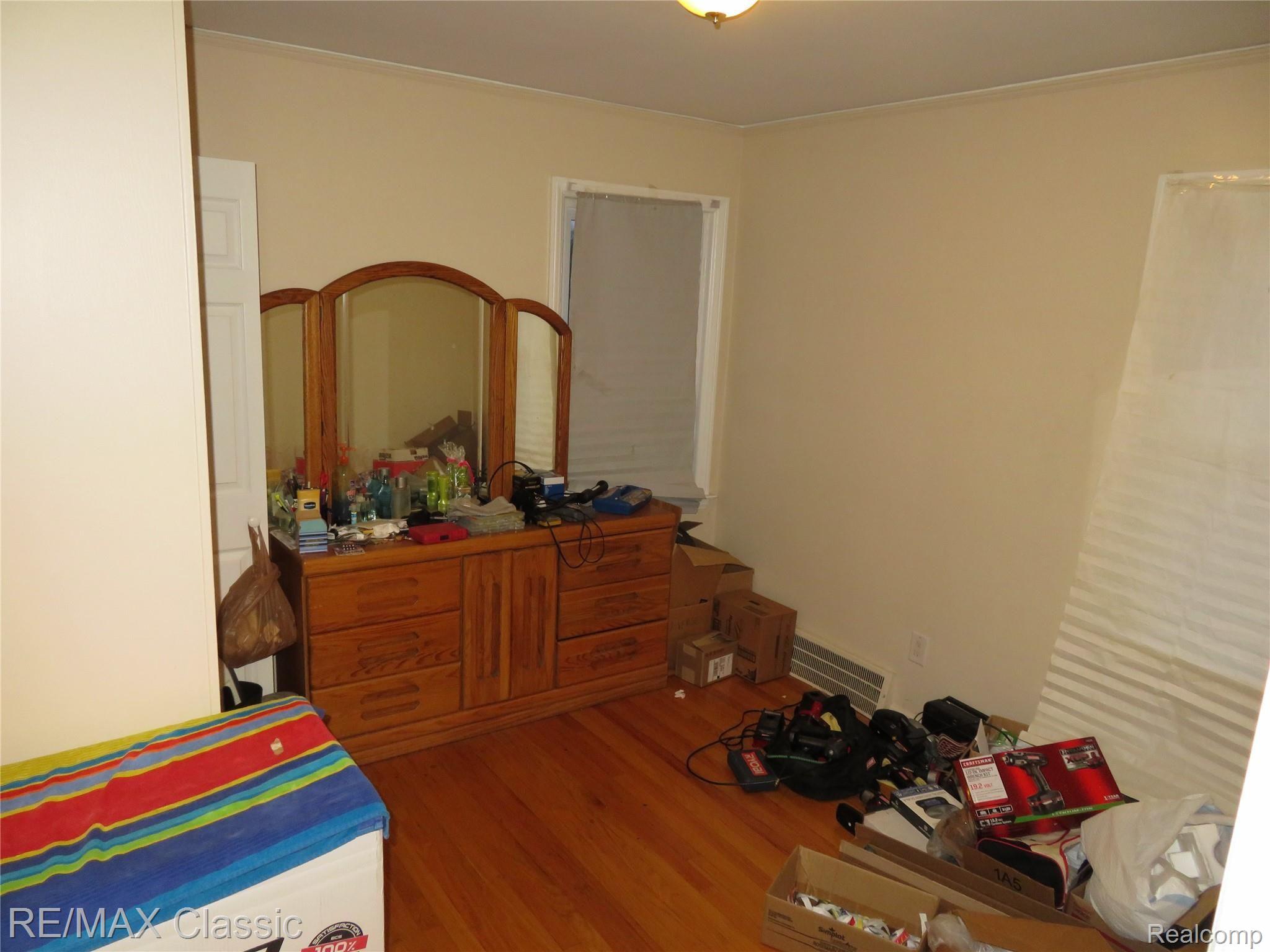 25514 Graham Road Redford, MI 48239 - Photo 8 of 29 IMG_6796.JPG
