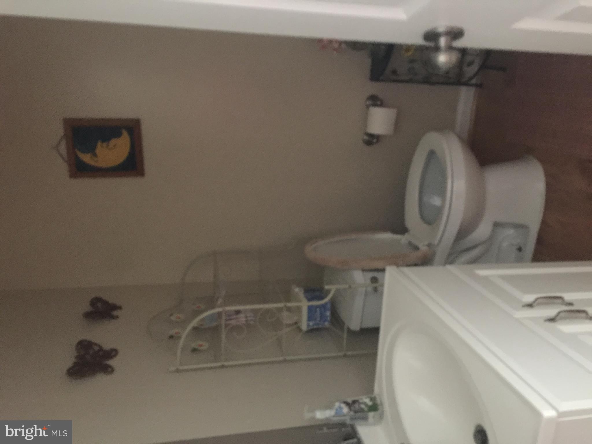 9988 Confederate Trail Manassas, VA 20110 - Photo 8 of 9 Bath