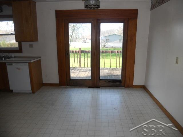 2103 Karl Road Bay City, MI 48706 - Photo 3 of 11 31289917-2.JPG