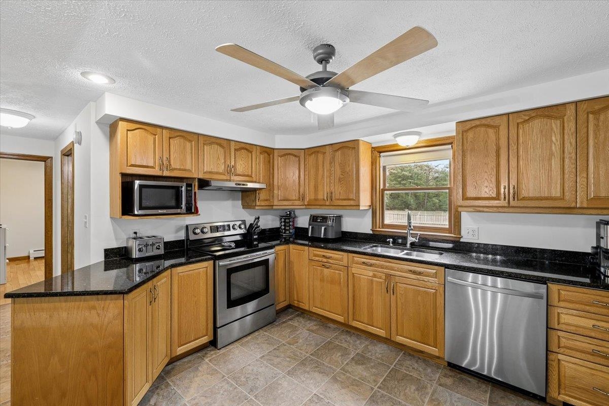 186 Woodhill Hooksett Road Bow, NH 03304 - Photo 7 of 31 Gallery Image 7
