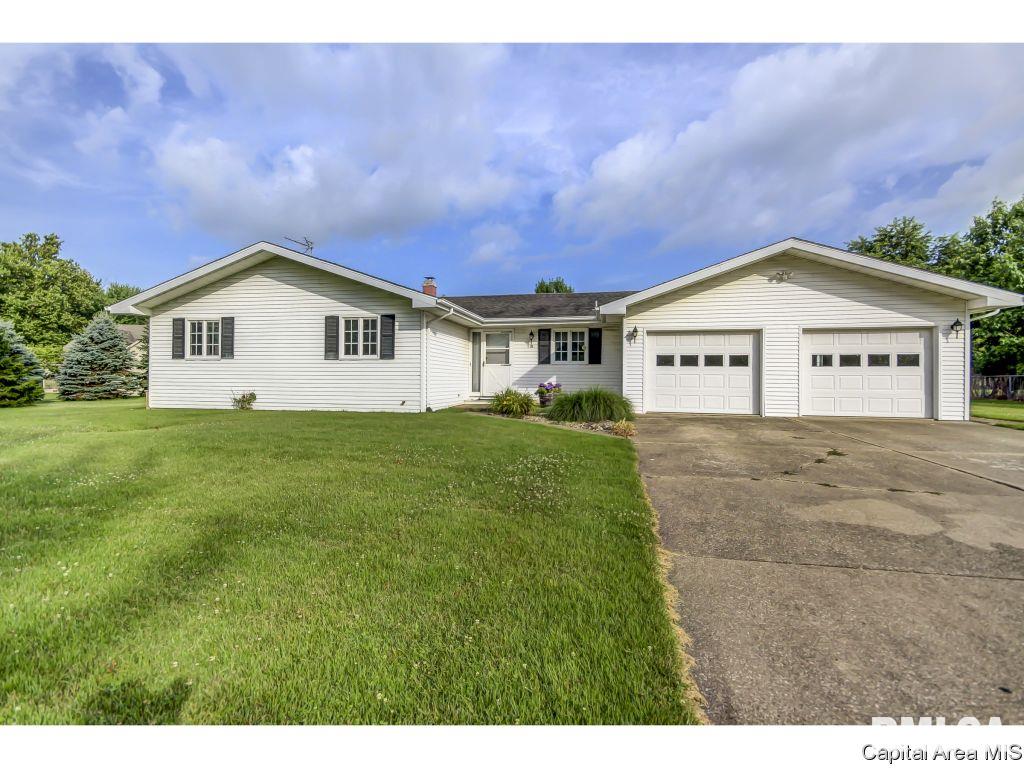 35 Country Towne Road Springfield, IL 62712 - Photo 1 of 36