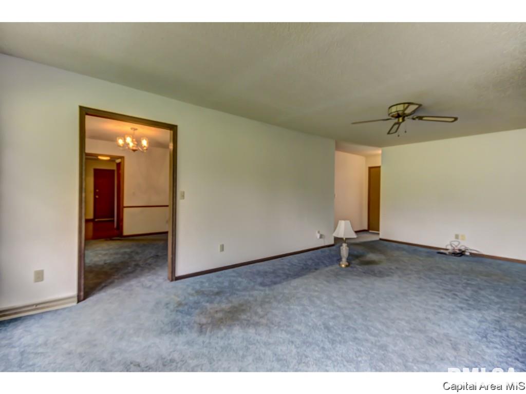 35 Country Towne Road Springfield, IL 62712 - Photo 2 of 36