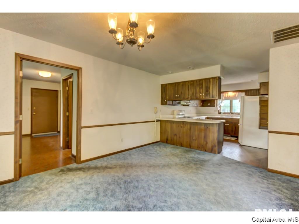 35 Country Towne Road Springfield, IL 62712 - Photo 11 of 36
