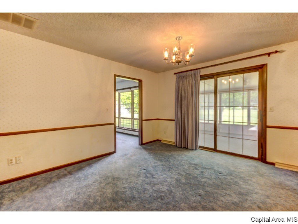 35 Country Towne Road Springfield, IL 62712 - Photo 12 of 36