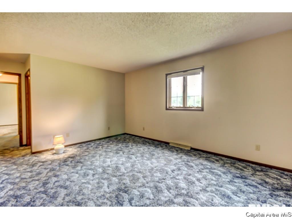 35 Country Towne Road Springfield, IL 62712 - Photo 19 of 36