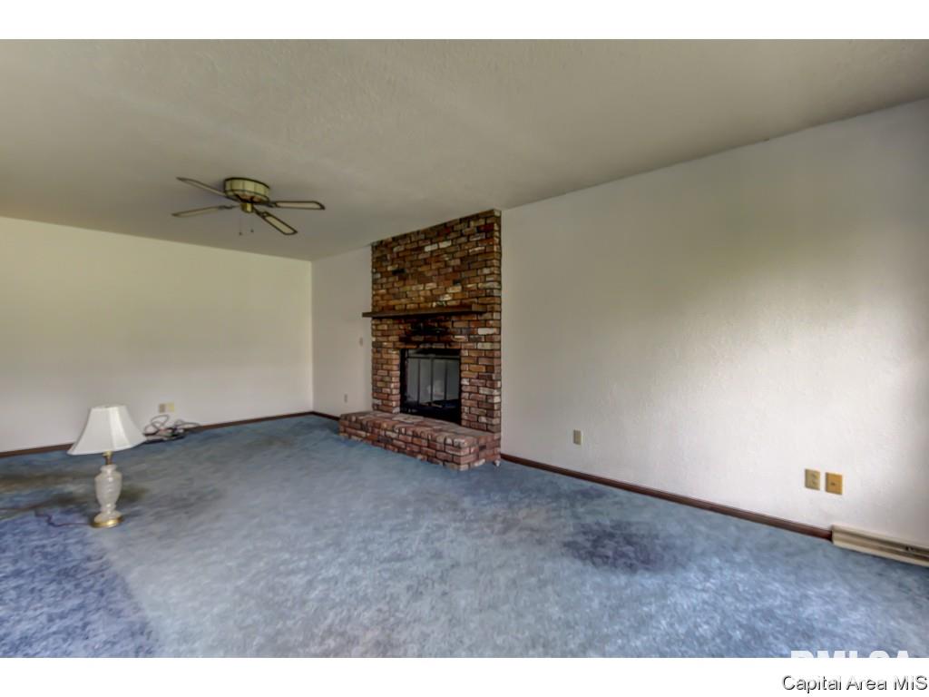 35 Country Towne Road Springfield, IL 62712 - Photo 3 of 36