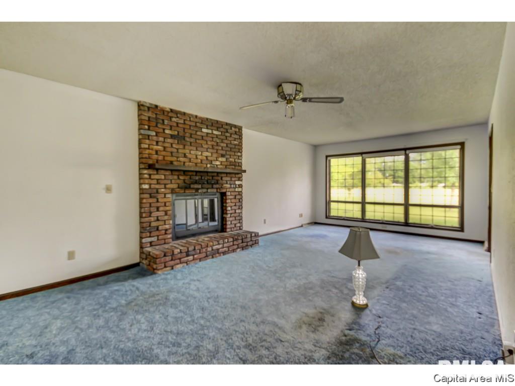 35 Country Towne Road Springfield, IL 62712 - Photo 4 of 36