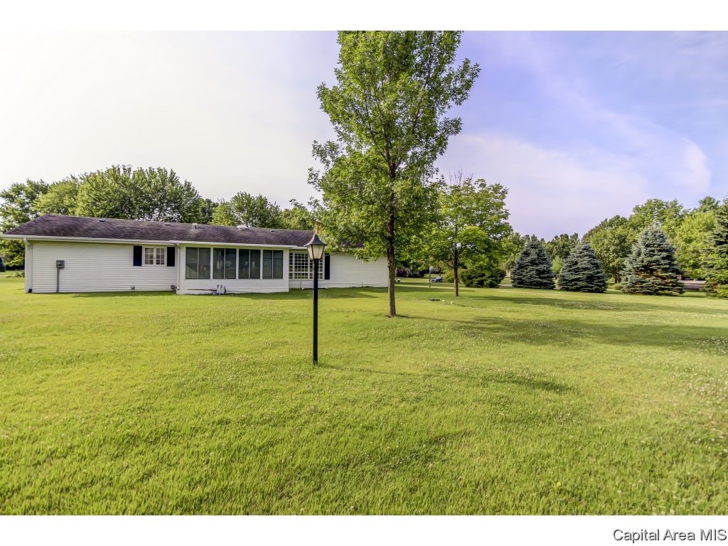 35 Country Towne Road Springfield, IL 62712 - Photo 32 of 36