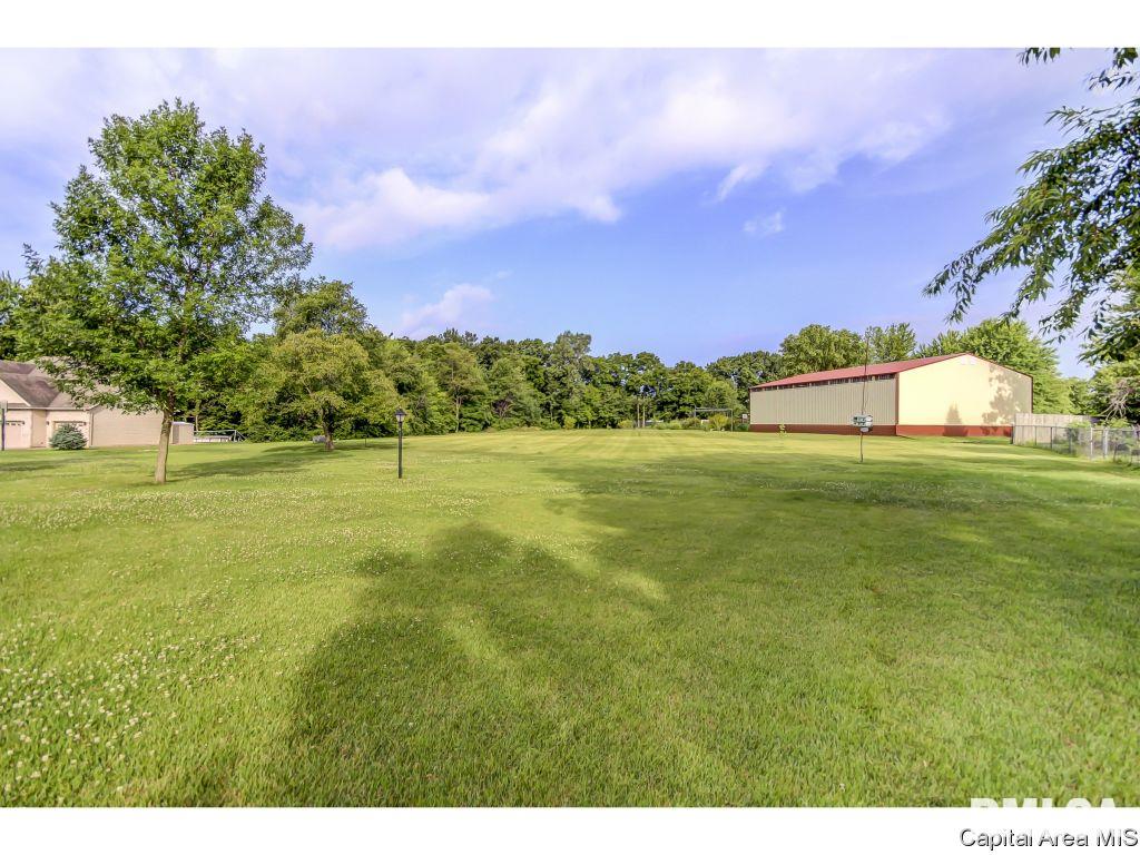 35 Country Towne Road Springfield, IL 62712 - Photo 33 of 36