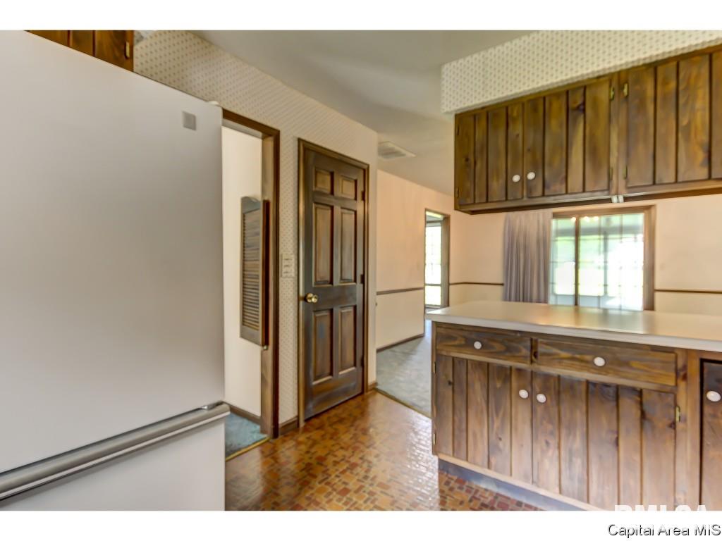 35 Country Towne Road Springfield, IL 62712 - Photo 6 of 36