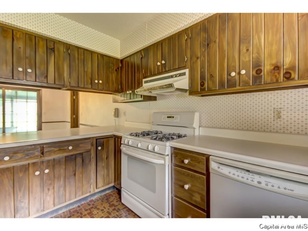 35 Country Towne Road Springfield, IL 62712 - Photo 7 of 36