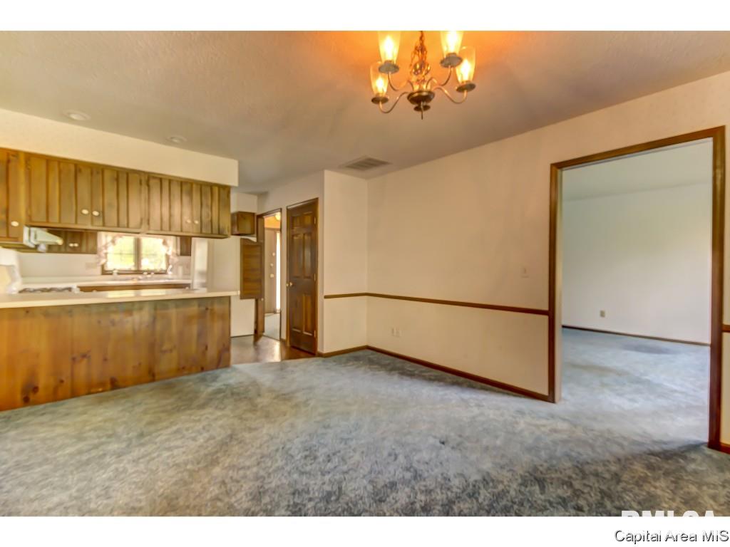 35 Country Towne Road Springfield, IL 62712 - Photo 10 of 36