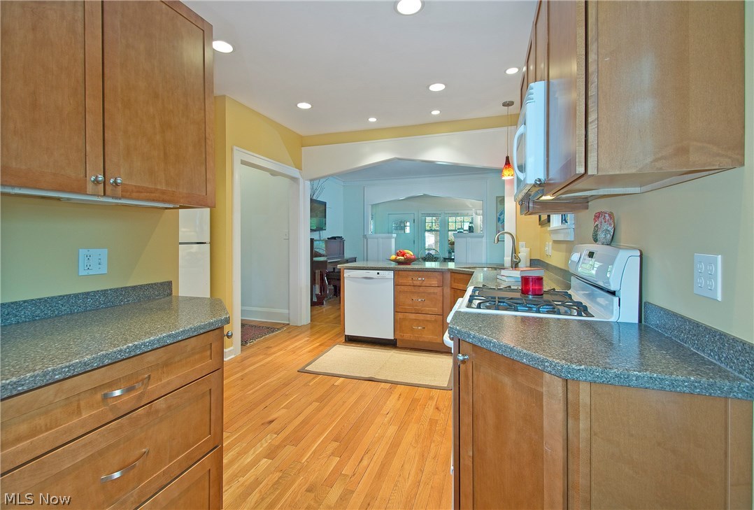 2953 Corydon Road Cleveland, OH 44118 - Photo 12 of 23