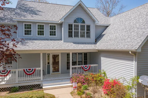 $485,000 | 18749 North Tolle Lane, Mount Vernon, IL 62864