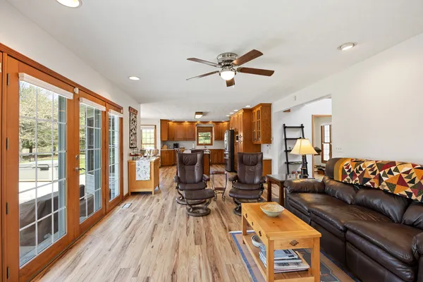 $485,000 | 18749 North Tolle Lane, Mount Vernon, IL 62864