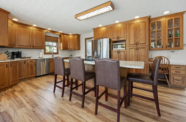 $485,000 | 18749 North Tolle Lane, Mount Vernon, IL 62864