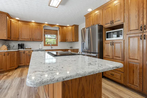 $485,000 | 18749 North Tolle Lane, Mount Vernon, IL 62864