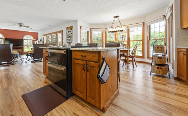 $485,000 | 18749 North Tolle Lane, Mount Vernon, IL 62864