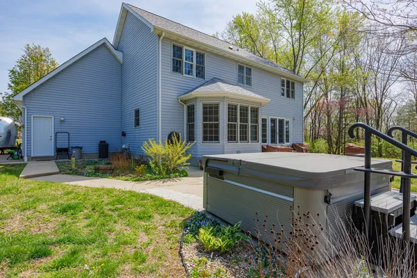 $485,000 | 18749 North Tolle Lane, Mount Vernon, IL 62864