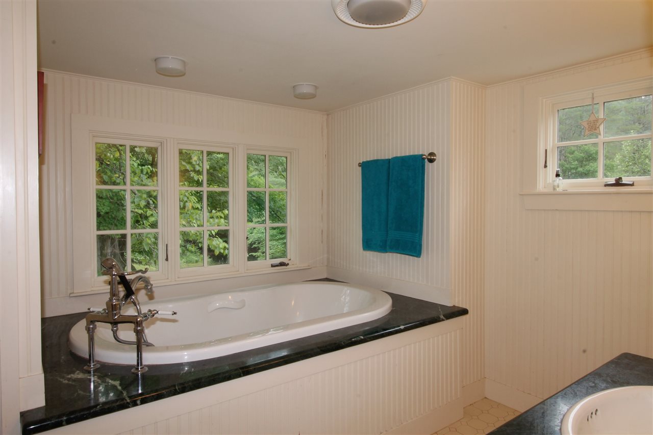 209 Ravenwood Road Vershire, VT 05083 - Photo 11 of 32