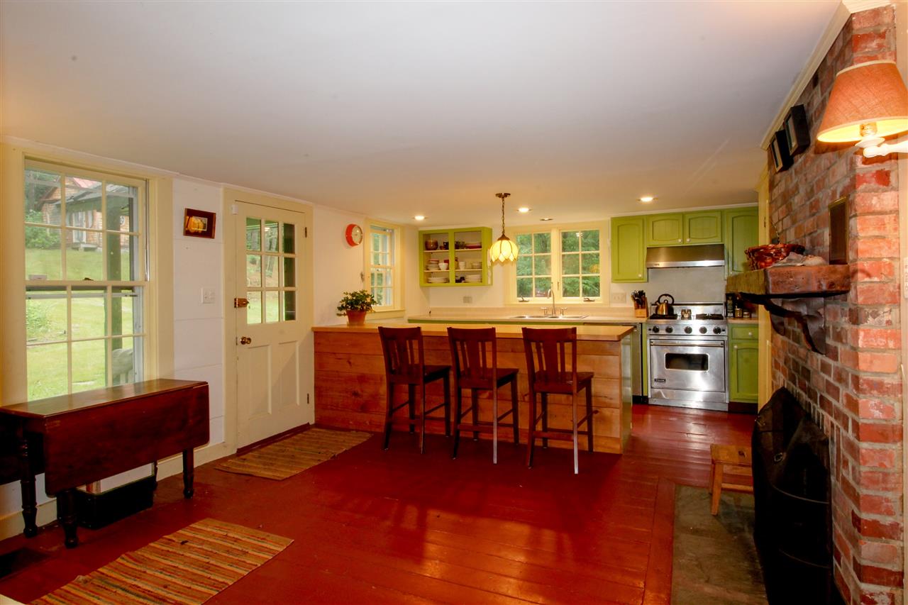 209 Ravenwood Road Vershire, VT 05083 - Photo 4 of 32