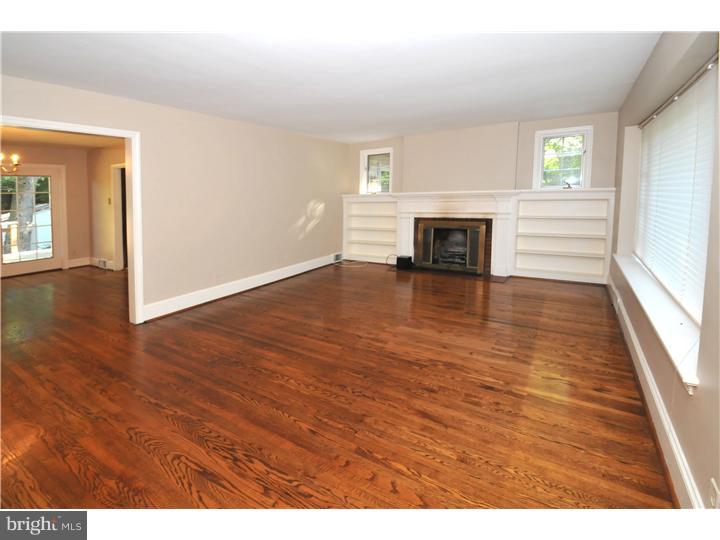 1123 Hagues Mill Road Ambler, PA 19002 - Photo 2 of 25 Living Room