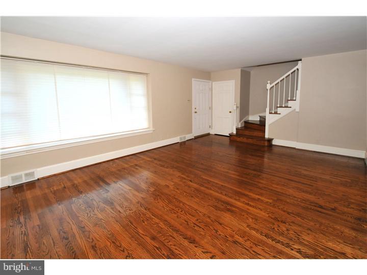 1123 Hagues Mill Road Ambler, PA 19002 - Photo 3 of 25 Living Room