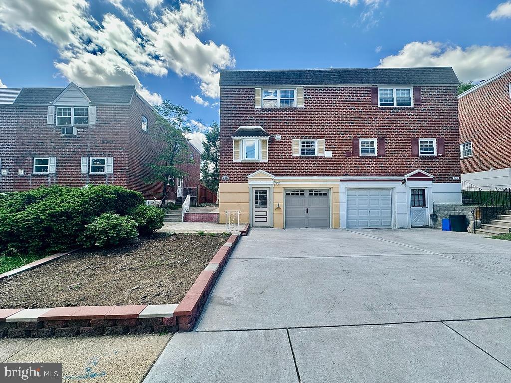 746 Susquehanna Road Philadelphia, PA 19111 - Photo 1 of 40 Gallery Image 1
