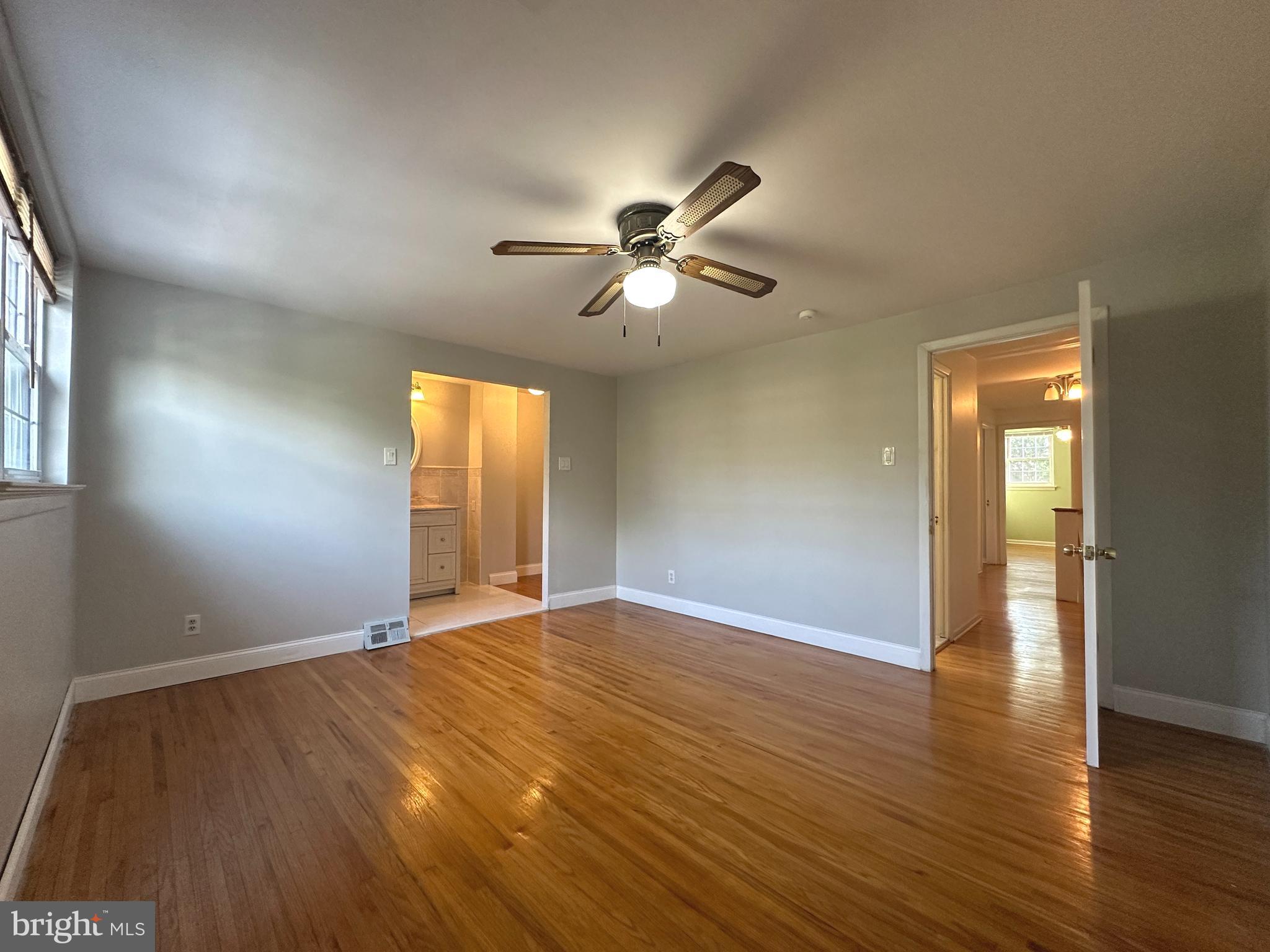 746 Susquehanna Road Philadelphia, PA 19111 - Photo 16 of 40 Gallery Image 16