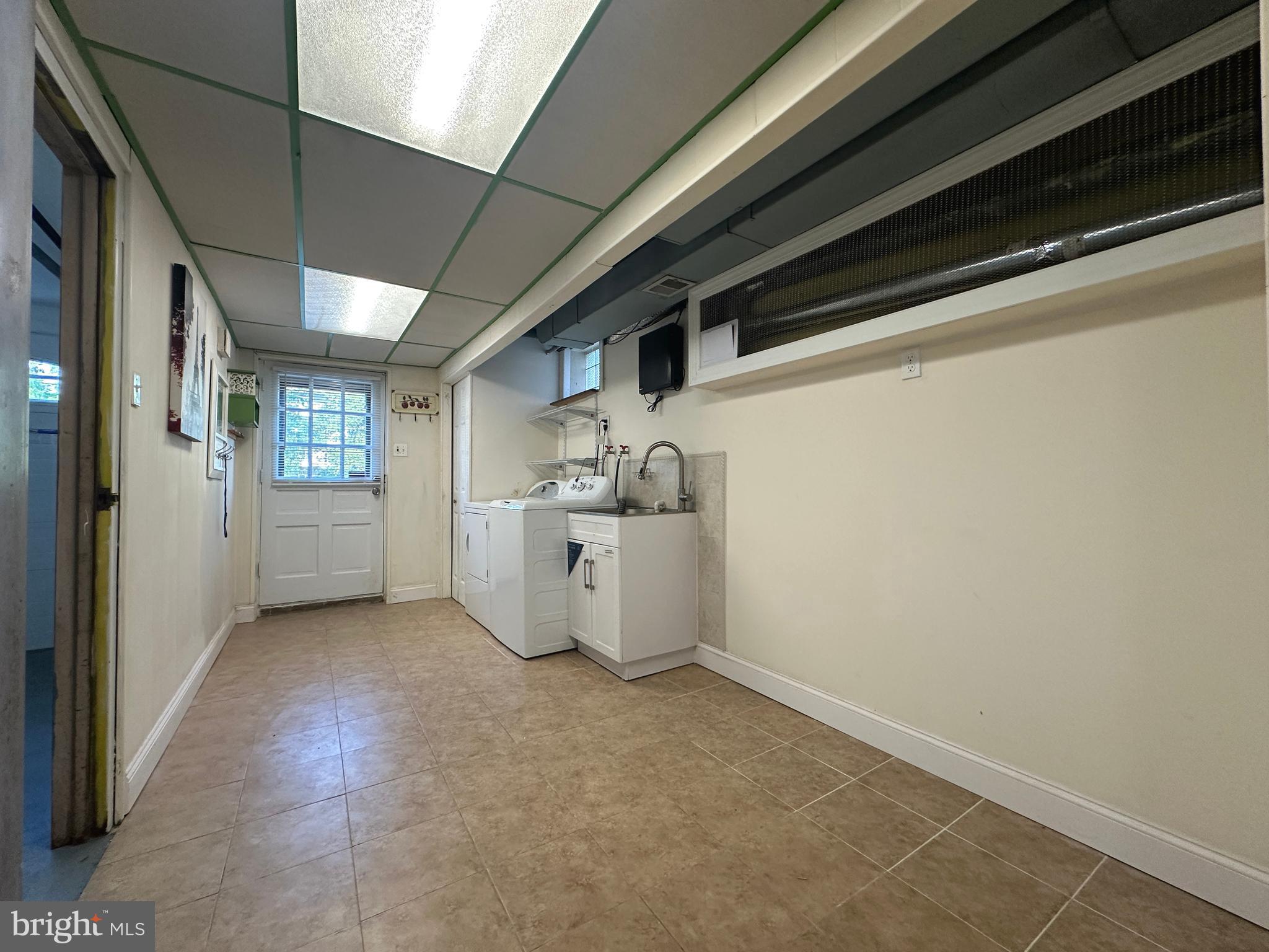 746 Susquehanna Road Philadelphia, PA 19111 - Photo 32 of 40 Gallery Image 32