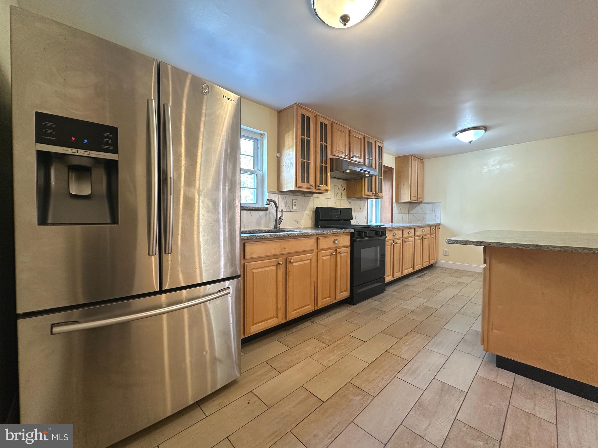 746 Susquehanna Road Philadelphia, PA 19111 - Photo 4 of 40 Gallery Image 4