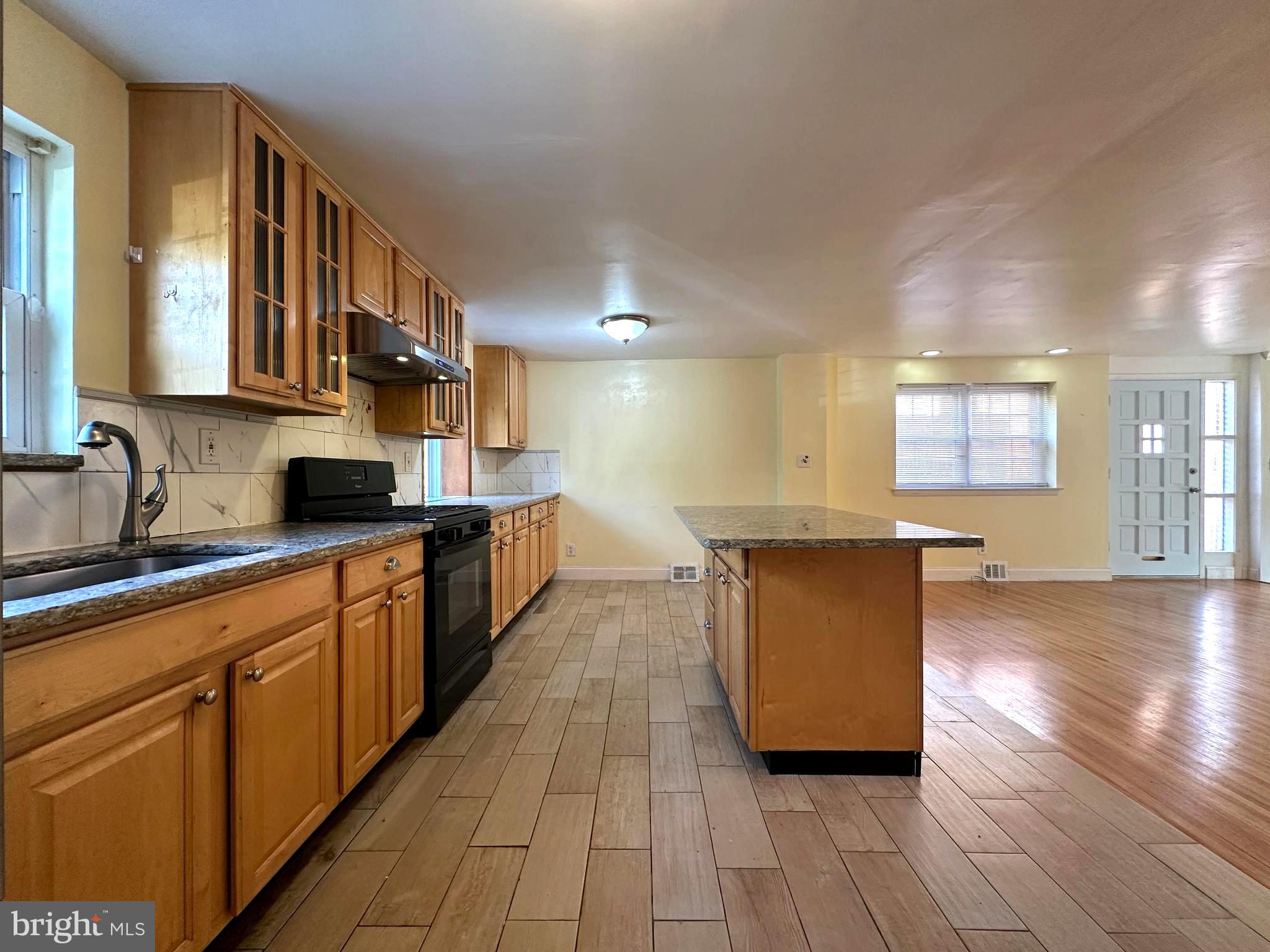 746 Susquehanna Road Philadelphia, PA 19111 - Photo 6 of 40 Gallery Image 6