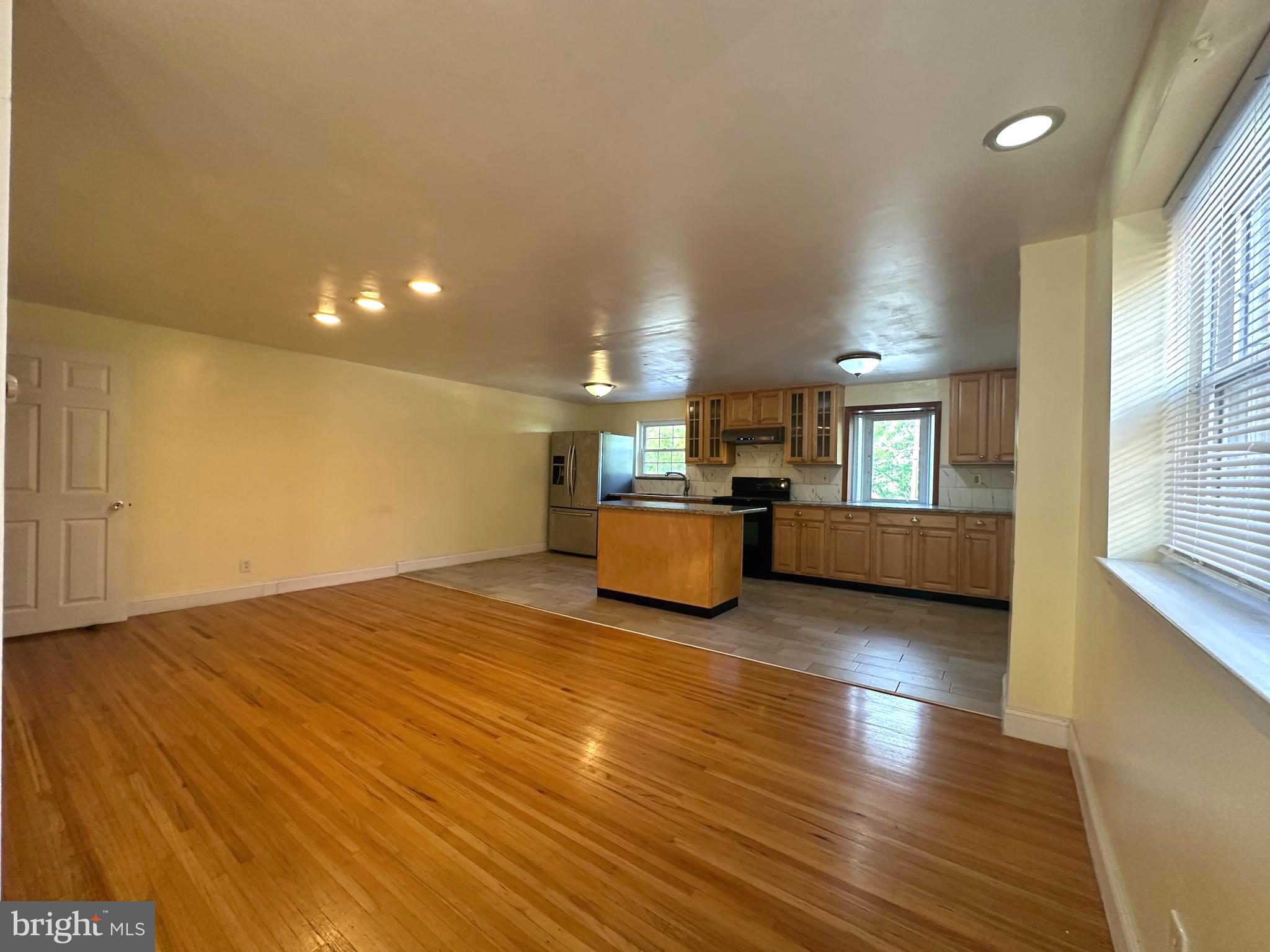 746 Susquehanna Road Philadelphia, PA 19111 - Photo 7 of 40 Gallery Image 7