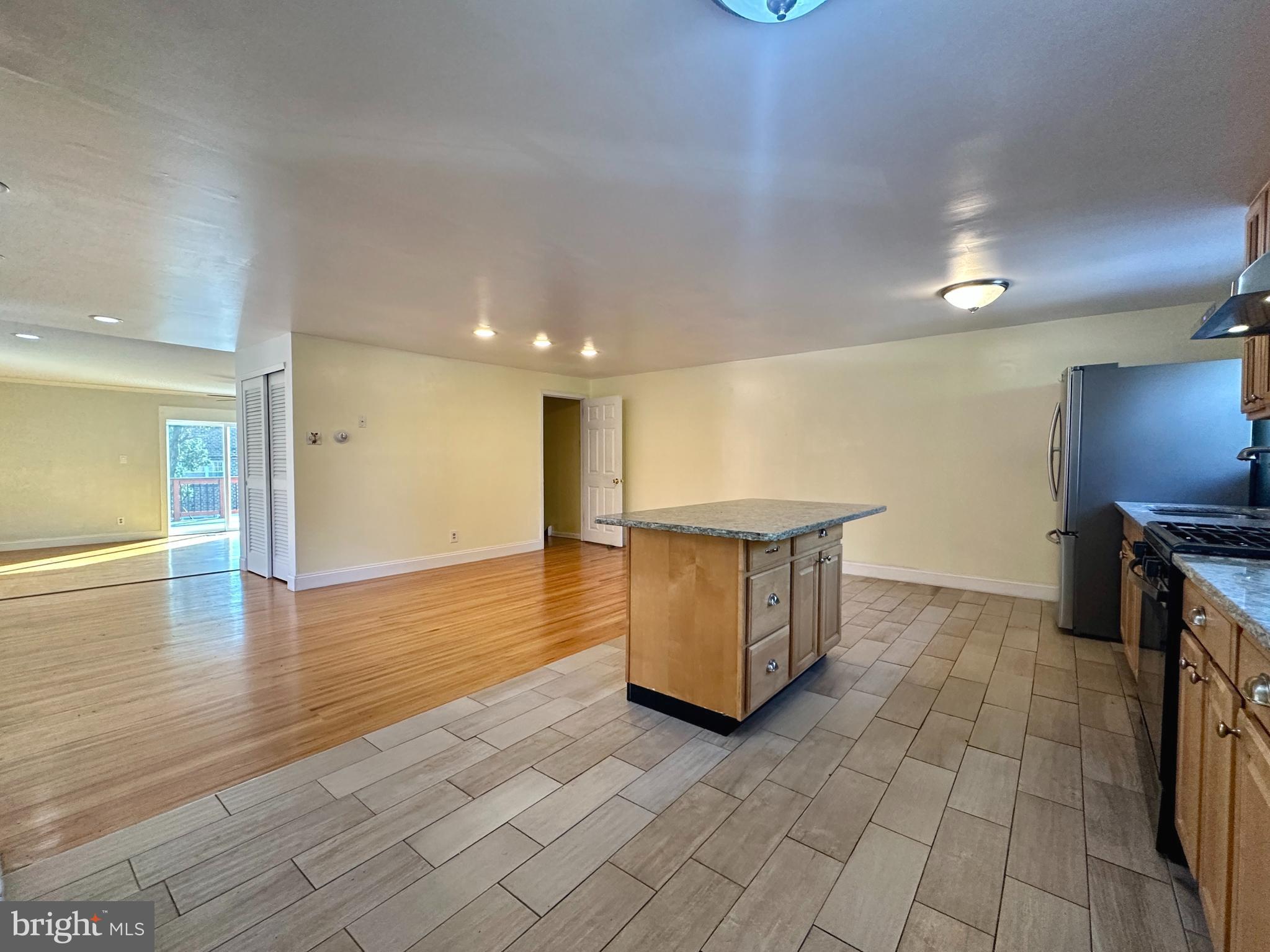 746 Susquehanna Road Philadelphia, PA 19111 - Photo 8 of 40 Gallery Image 8