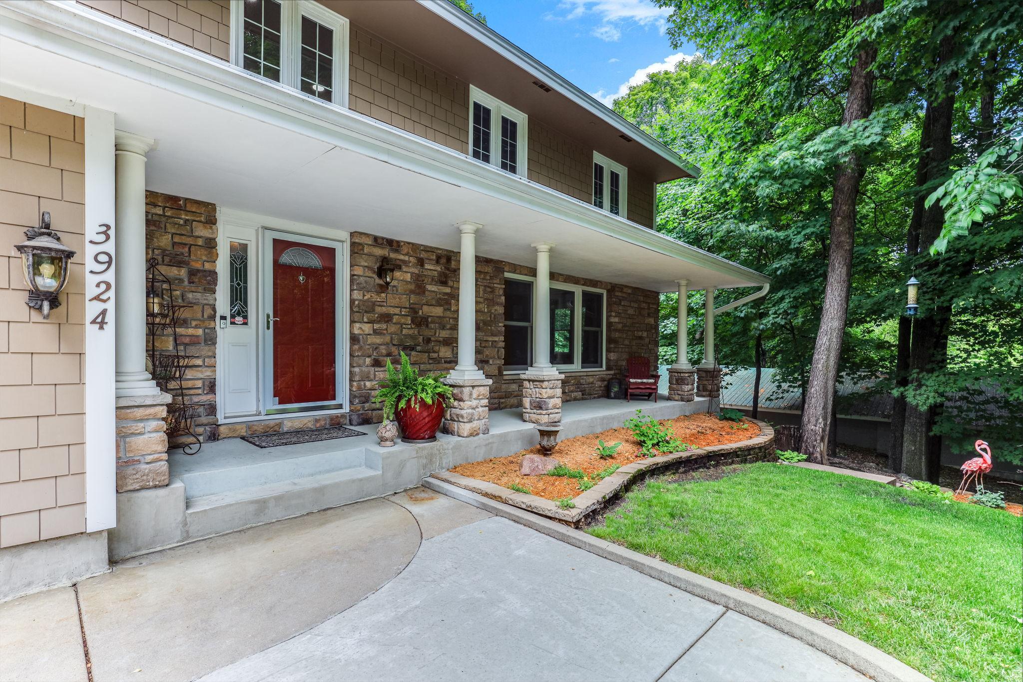 3924 Tonkawood Road Minnetonka, MN 55345 - Photo 5 of 47
