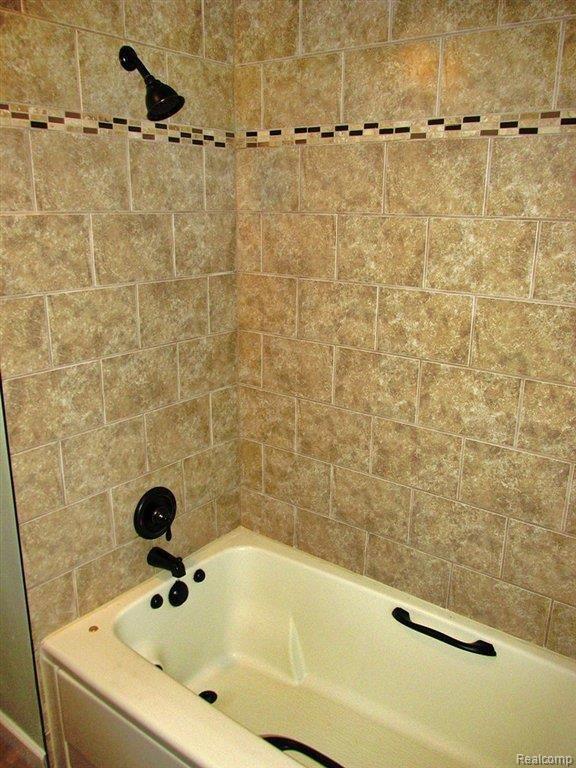 50825 Cedargrove Road Utica, MI 48317 - Photo 16 of 27 IMG_0287_Snapseed.jpg