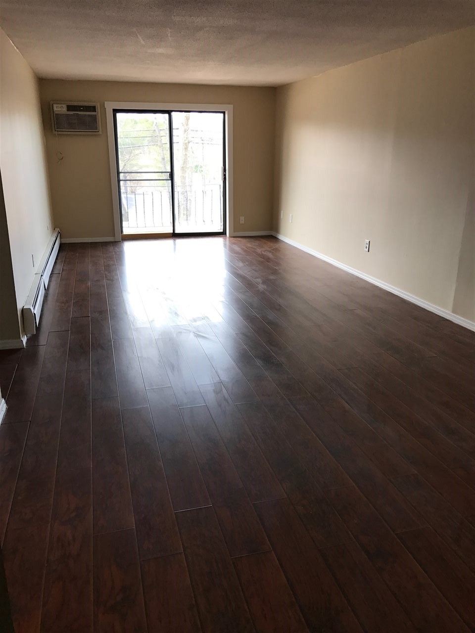 126 Mammoth Road, Unit 303 Hooksett, NH 03106 - Photo 7 of 11