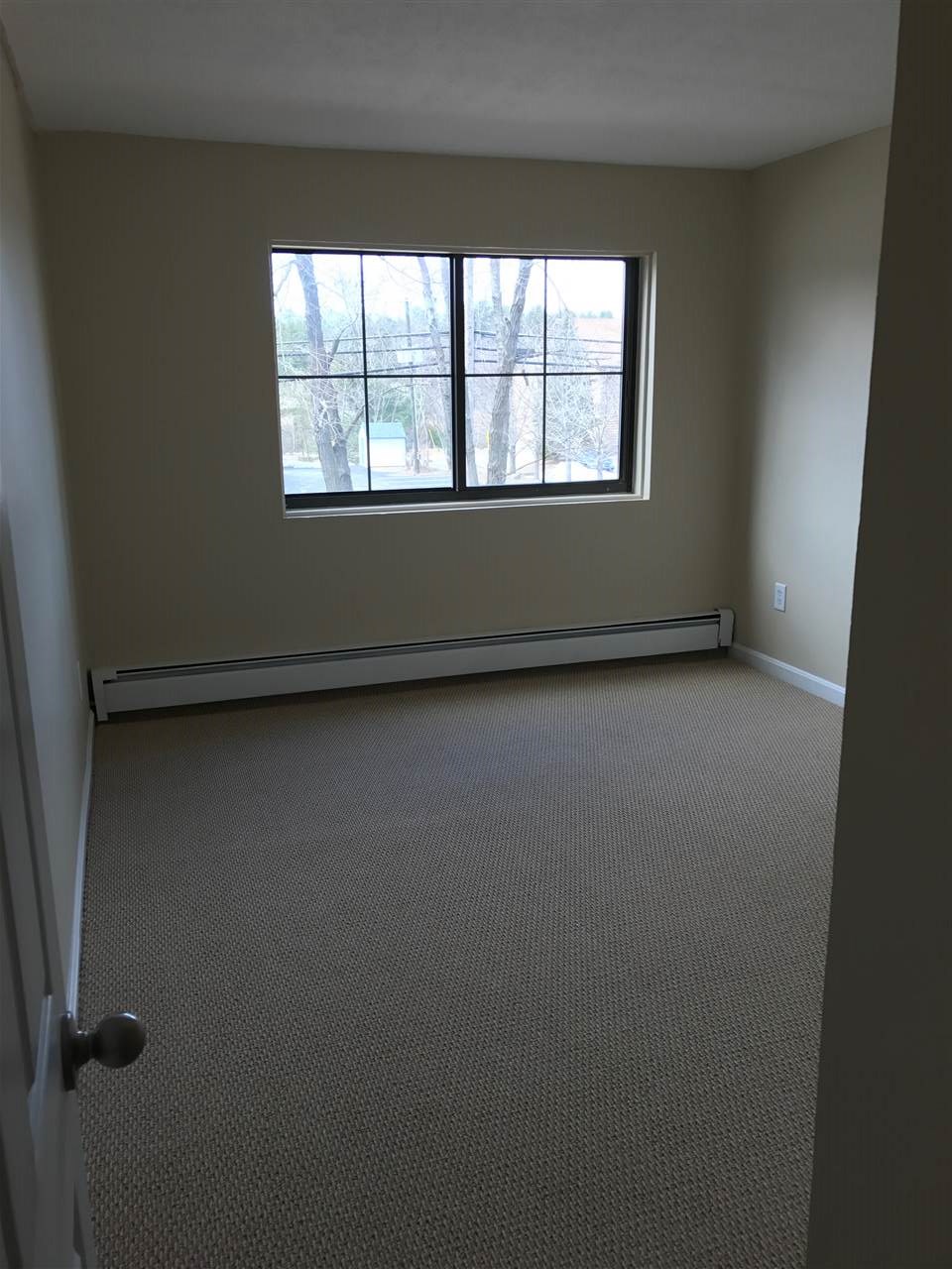 126 Mammoth Road, Unit 303 Hooksett, NH 03106 - Photo 10 of 11