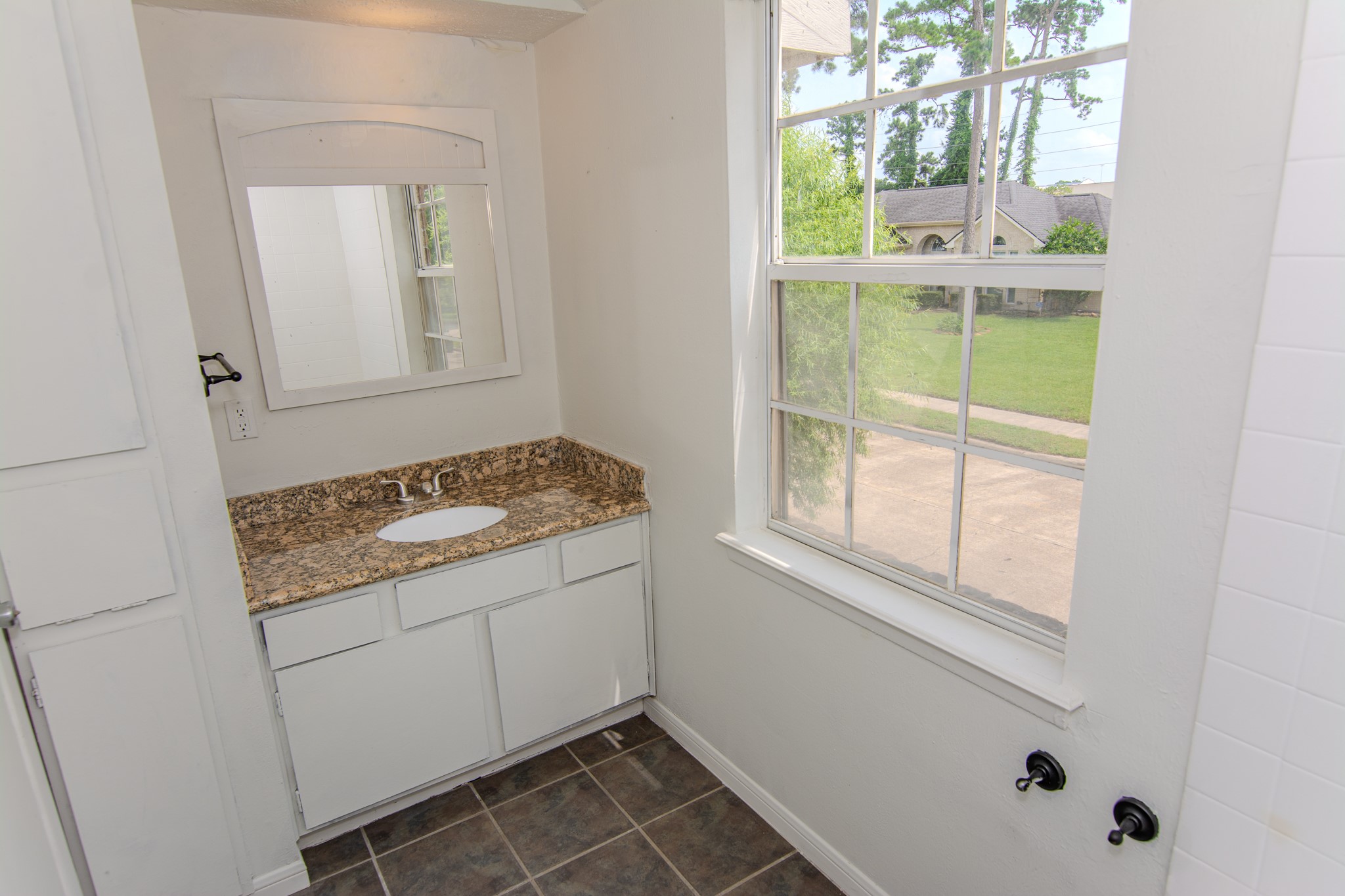 20335 Fieldtree Drive Humble, TX 77338 - Photo 19 of 22 Primary En Suite Bathroom