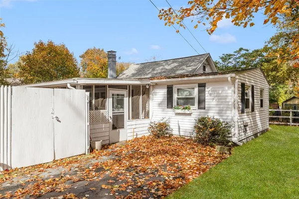 $269,900 | 375 Namquid Drive, Warwick, RI 02888