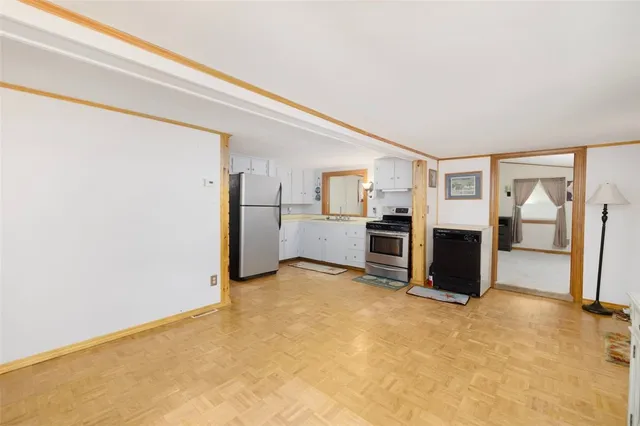 $279,900 | 375 Namquid Drive, Warwick, RI 02888