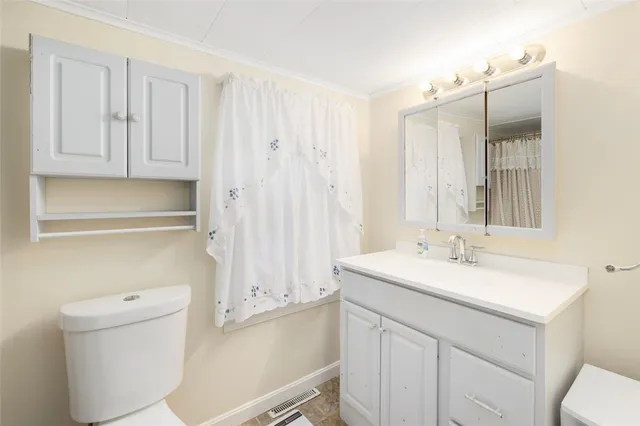 $279,900 | 375 Namquid Drive, Warwick, RI 02888